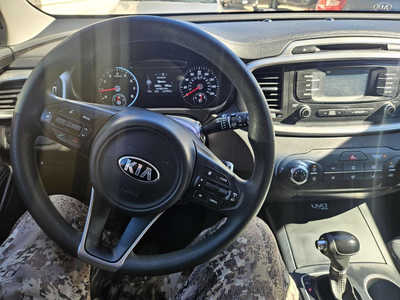 2016 Kia Sorento, $6999. Photo 7