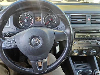 2014 Volkswagen Jetta, $5999. Photo 2