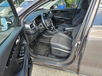 2019 Kia Sorento, $10999. Photo 5