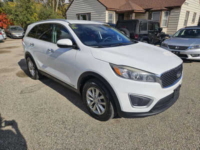 2016 Kia Sorento, $3999. Photo 7