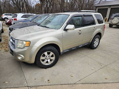 2010 Ford Escape, $3999. Photo 3