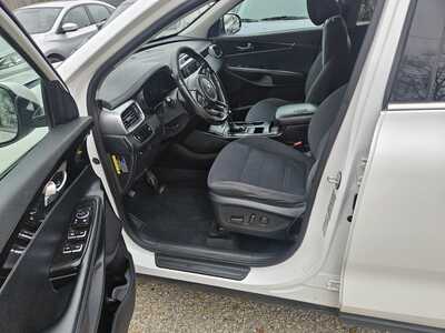 2016 Kia Sorento, $3999. Photo 3