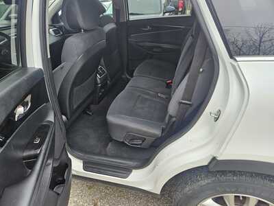 2016 Kia Sorento, $3999. Photo 4
