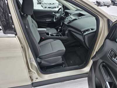 2017 Ford Escape, $7999. Photo 3