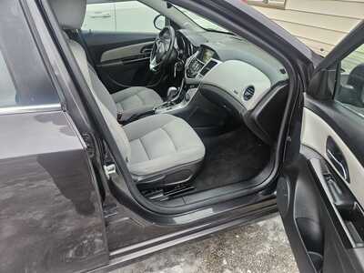 2014 Chevrolet Cruze, $4999. Photo 4