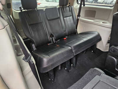 2014 Chrysler Town & Country, $6999. Photo 2