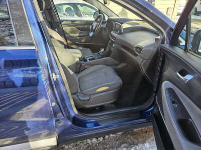 2020 Hyundai Santa Fe, $6999. Photo 3