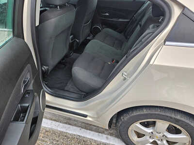 2012 Chevrolet Cruze, $3999. Photo 3