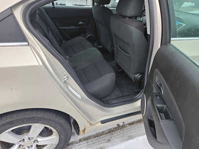 2012 Chevrolet Cruze, $3999. Photo 5