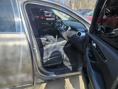 2017 Kia Sorento, $9999. Photo 3