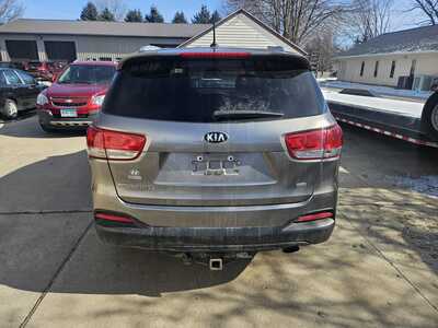 2017 Kia Sorento, $9999. Photo 5