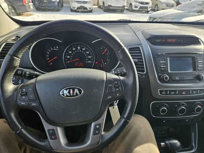 2015 Kia Sorento, $5999. Photo 7