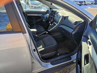 2009 Pontiac Vibe, $4999. Photo 5