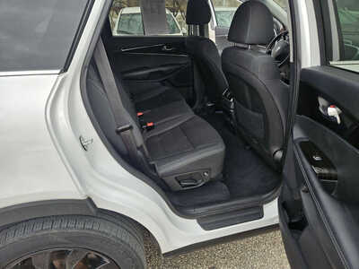 2020 Kia Sorento, $10999. Photo 3