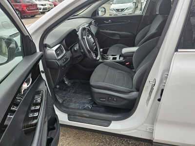 2020 Kia Sorento, $10999. Photo 6