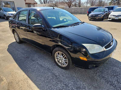 2007 Ford Focus, $1999. Photo 3