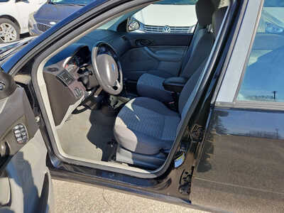 2007 Ford Focus, $1999. Photo 7