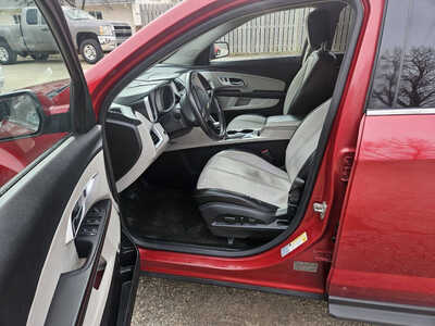 2015 Chevrolet Equinox, $6999. Photo 3