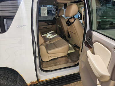 2011 GMC Yukon XL, $7999. Photo 2