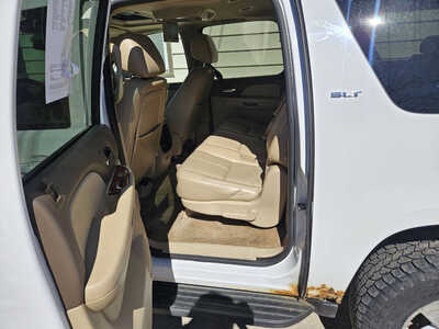 2011 GMC Yukon XL, $7999. Photo 3