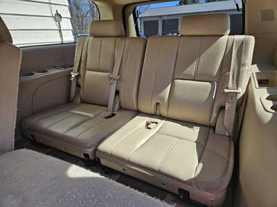 2011 GMC Yukon XL, $7999. Photo 5