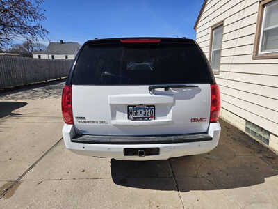 2011 GMC Yukon XL, $7999. Photo 6