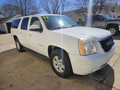 2011 GMC Yukon XL, $7999. Photo 7