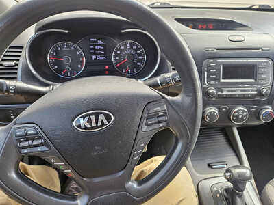 2014 Kia Forte, $3999. Photo 4