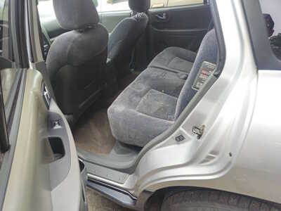2004 Hyundai Santa Fe, $1999. Photo 3