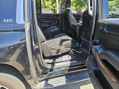 2015 Chevrolet Suburban, $16999. Photo 5