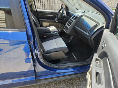 2009 Dodge Journey, $2999. Photo 2