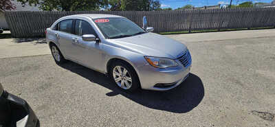 2012 Chrysler 200, $3999. Photo 1