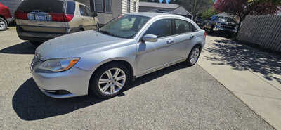 2012 Chrysler 200, $3999. Photo 5