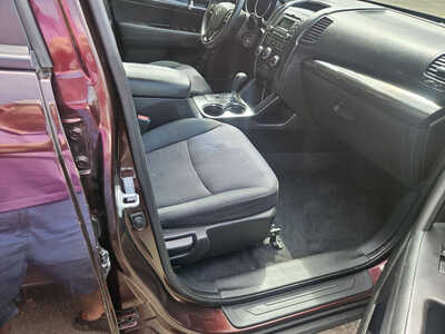 2011 Kia Sorento, $2999. Photo 5
