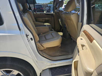 2011 Nissan Armada, $7999. Photo 7