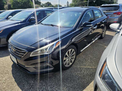 2016 Hyundai Sonata, $4999. Photo 8