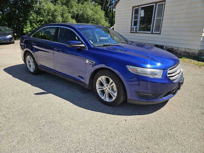 2013 Ford Taurus, $3999. Photo 2