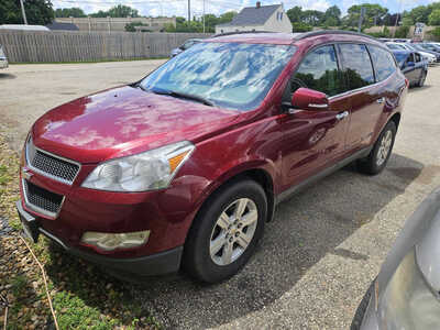 2010 Chevrolet Traverse, $3999. Photo 2