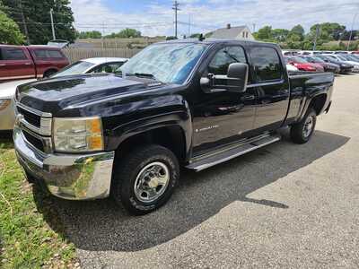 2009 Chevrolet 2500 Crew Cab, $19999. Photo 1