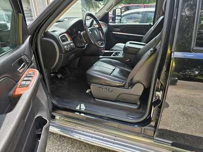 2009 Chevrolet 2500 Crew Cab, $19999. Photo 2