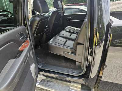 2009 Chevrolet 2500 Crew Cab, $19999. Photo 4