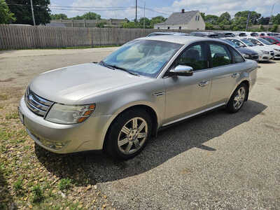 2008 Ford Taurus, $2999. Photo 2