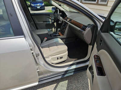 2008 Ford Taurus, $2999. Photo 5