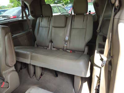 2015 Chrysler Town & Country, $5999. Photo 4