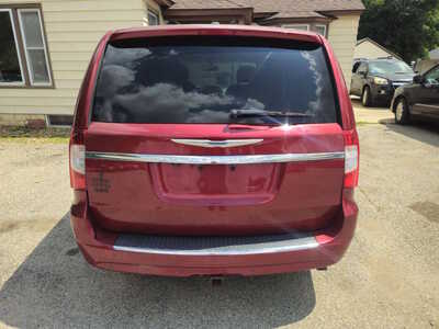 2015 Chrysler Town & Country, $5999. Photo 6