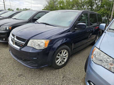 2014 Chrysler Town & Country, $4999. Photo 9