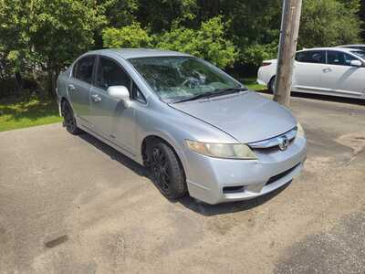 2011 Honda Civic, $5999. Photo 2
