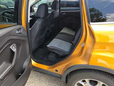 2016 Ford Escape, $5999. Photo 4