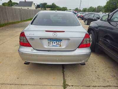 2009 Mercedes-Benz E-Class, $1999. Photo 3