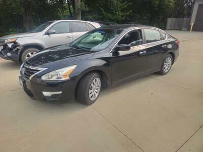 2014 Nissan Altima, $1750. Photo 1